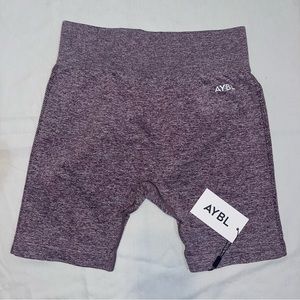 AYBL NIKER SHORTS NEW SIZE LARGE